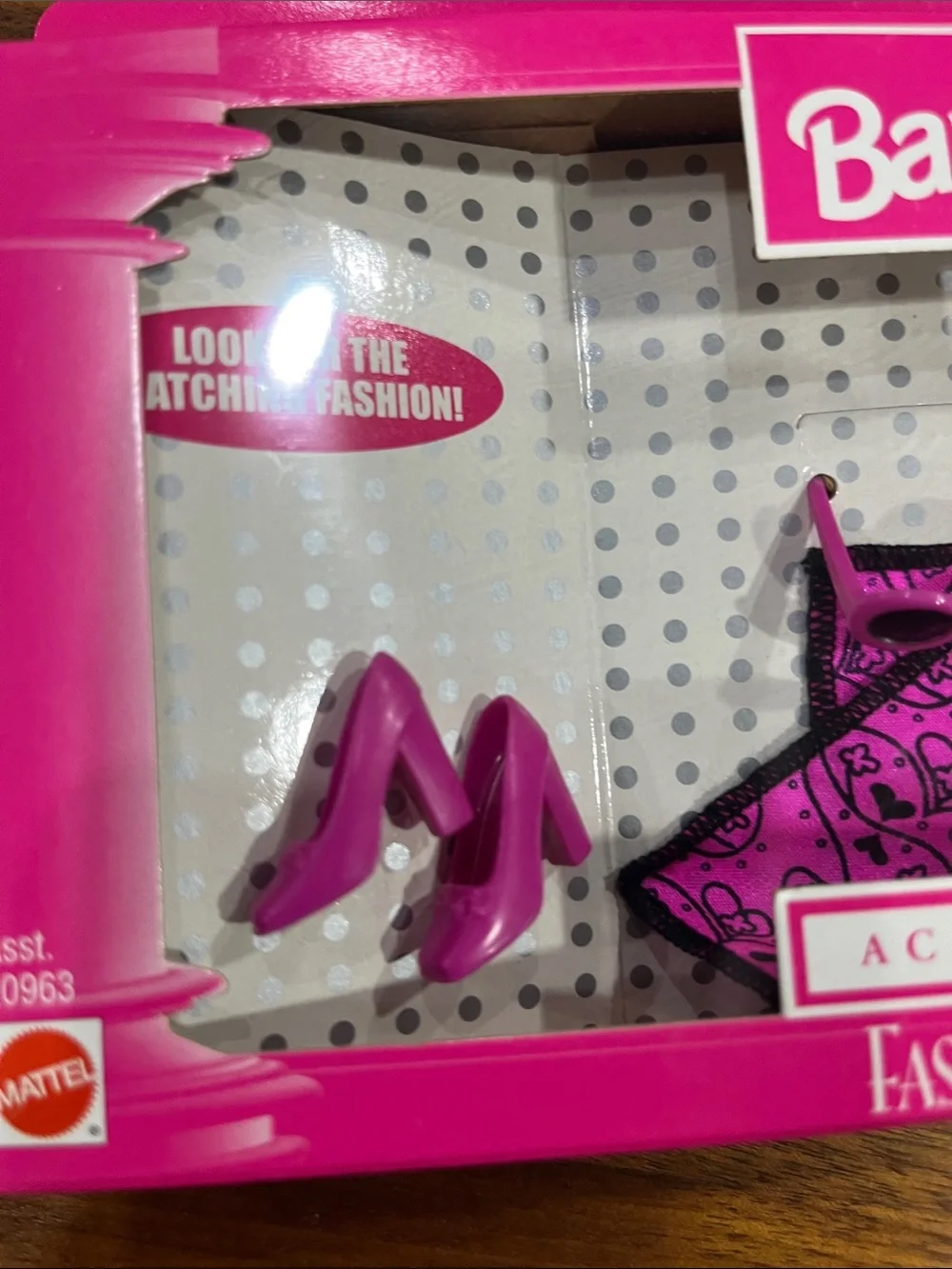 1998 Barbie Fashion Avenue Accessories Set - Fuchsia #20963
